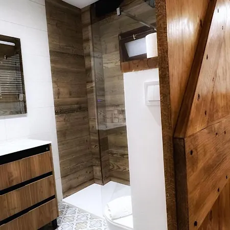 Lägenhet Ronda Con Balcon Casco Viejo Bilbao