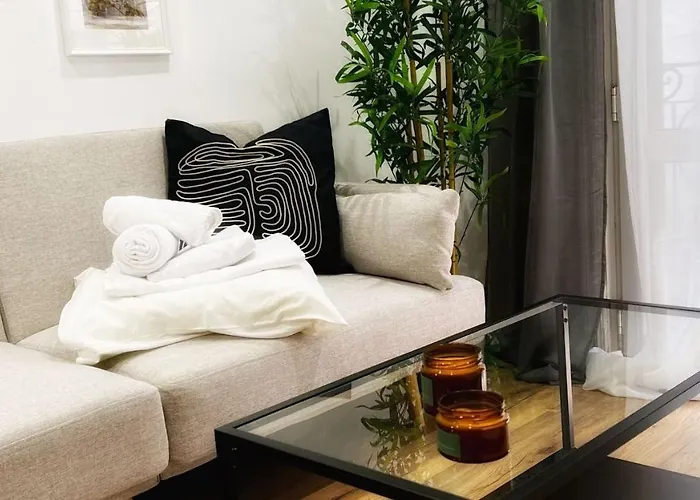 Ronda Con Balcon Casco Viejo