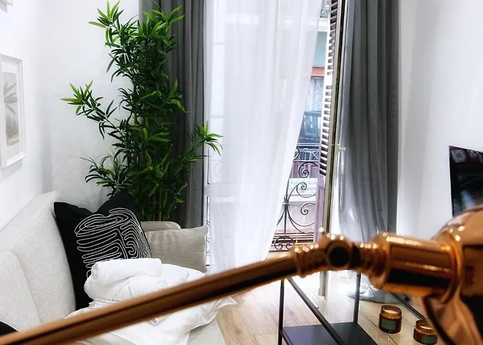 Ronda Con Balcon Casco Viejo *