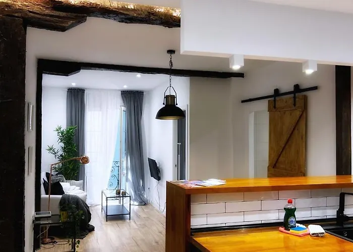 Ronda Con Balcon Casco Viejo *